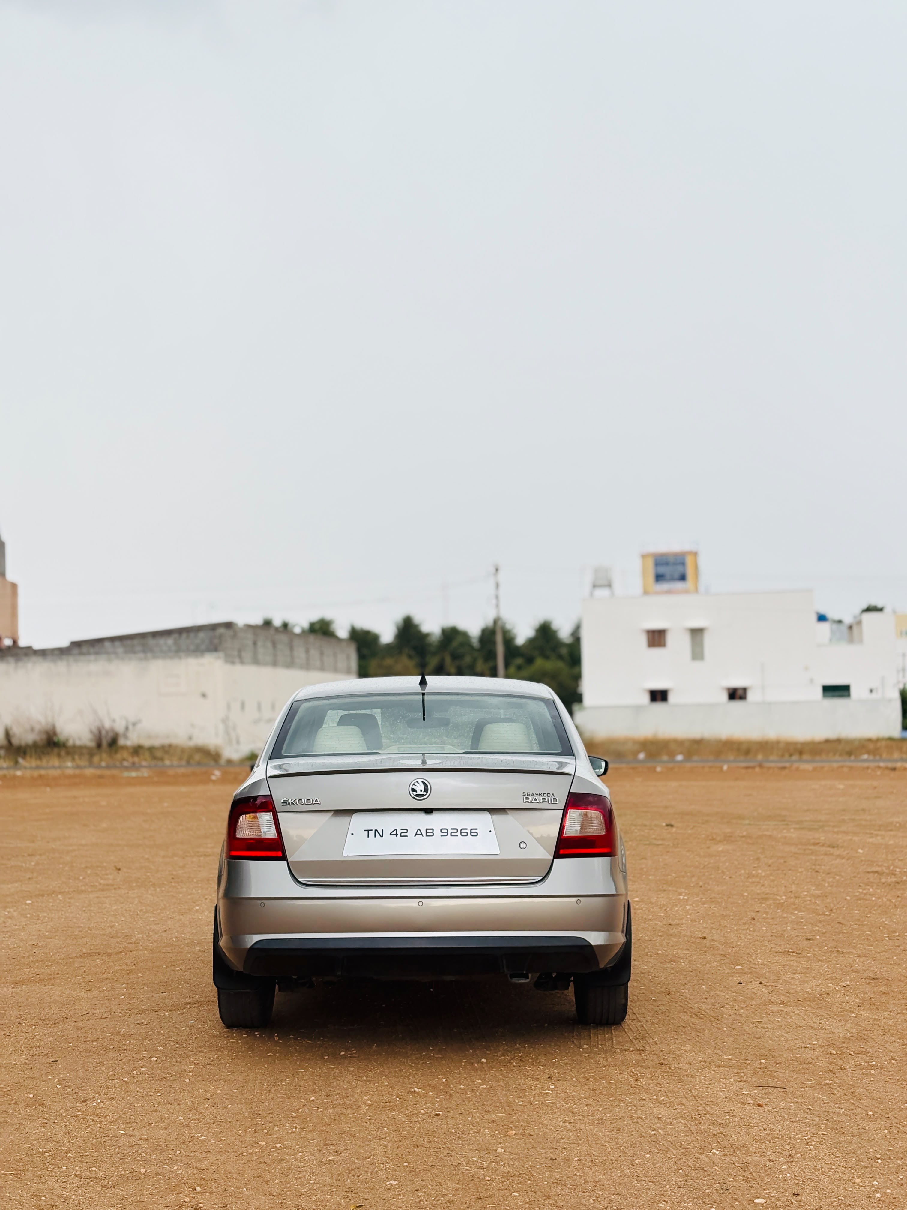 Skoda Rapid - Image 10