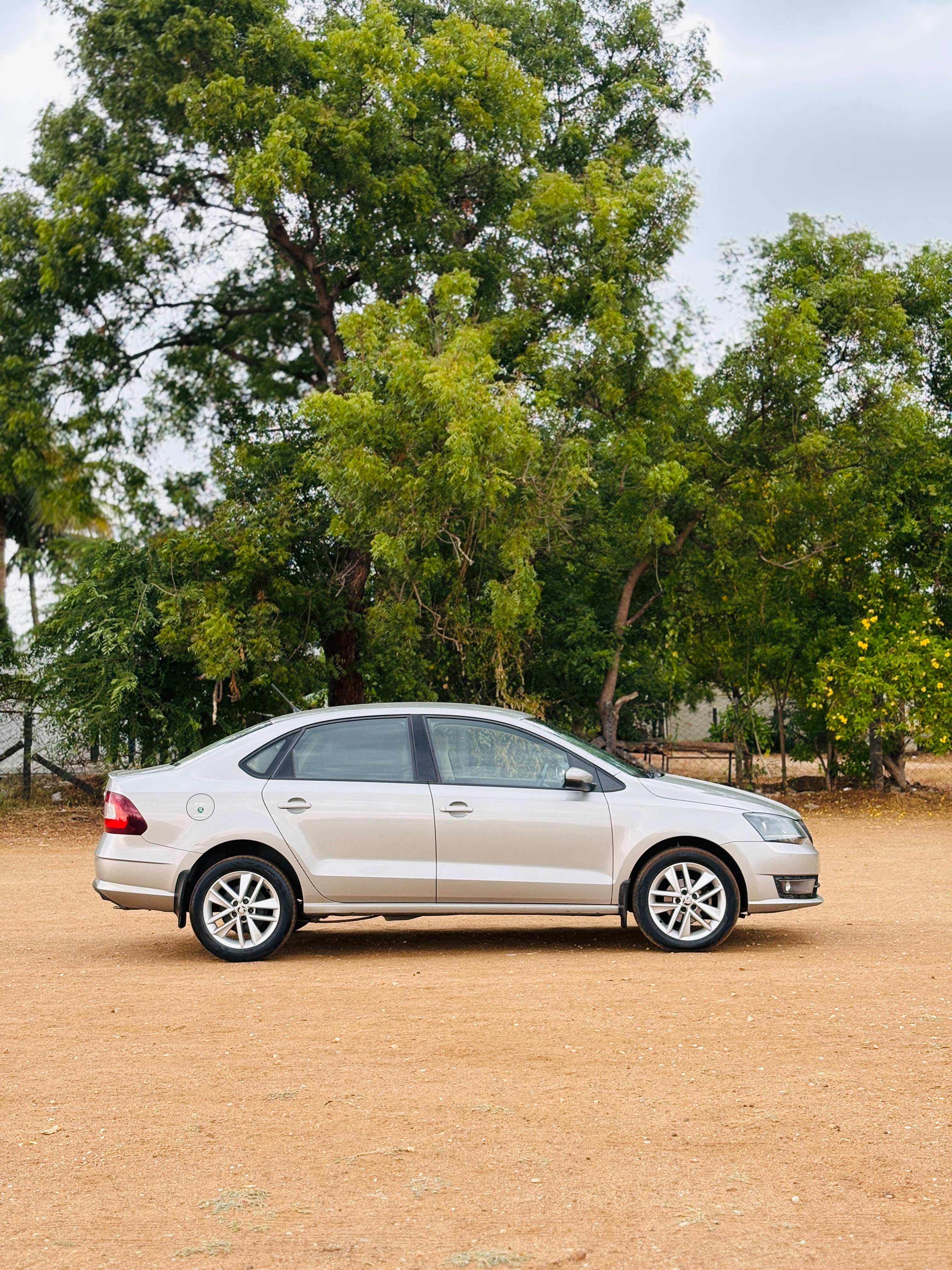 Skoda Rapid - Image 6