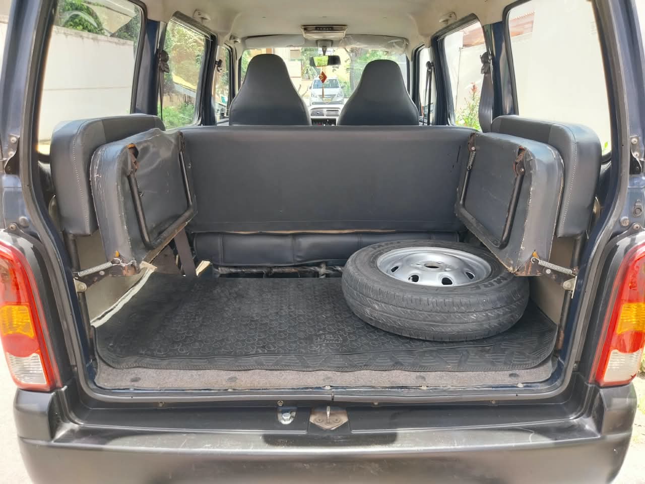 Maruti Suzuki Eeco - Image 3