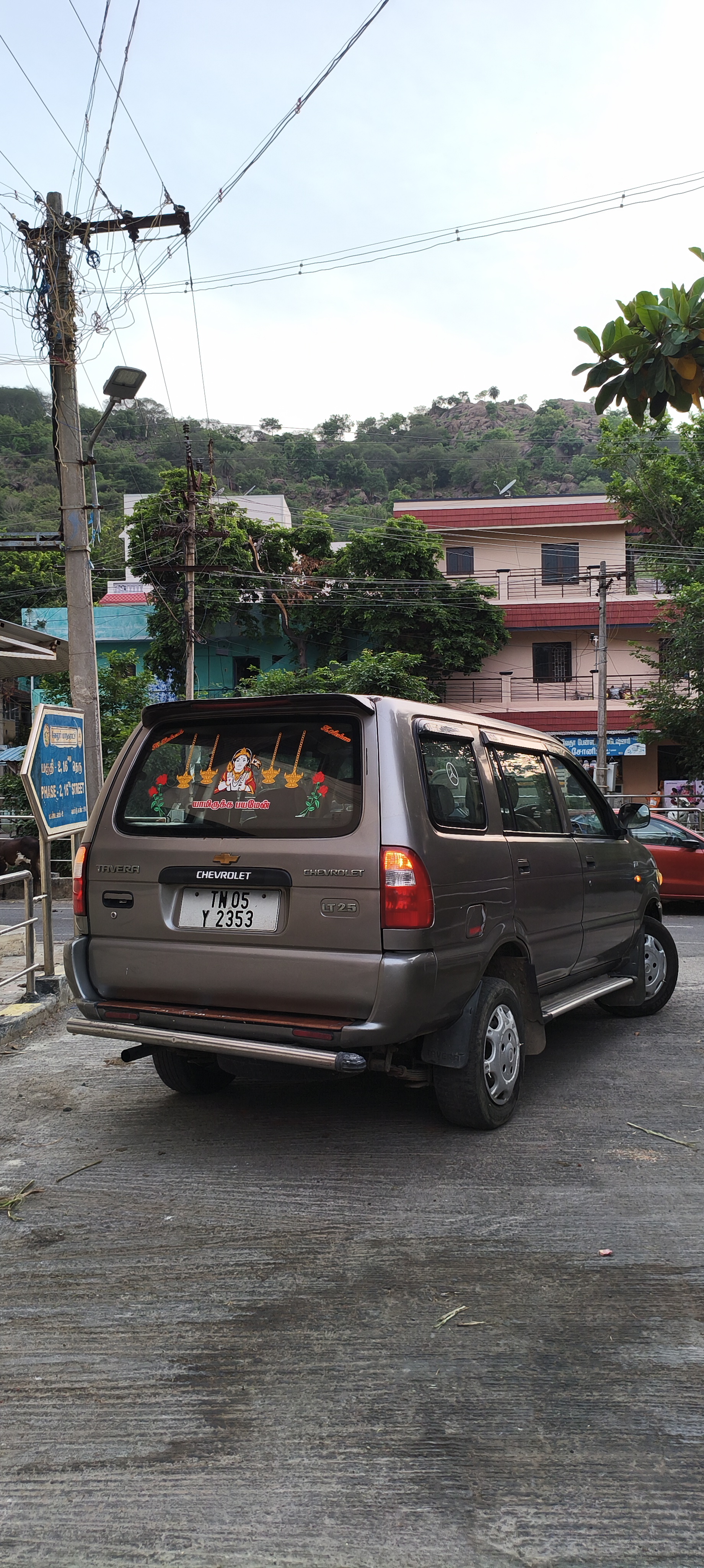 Chevrolet Tavera - Image 4