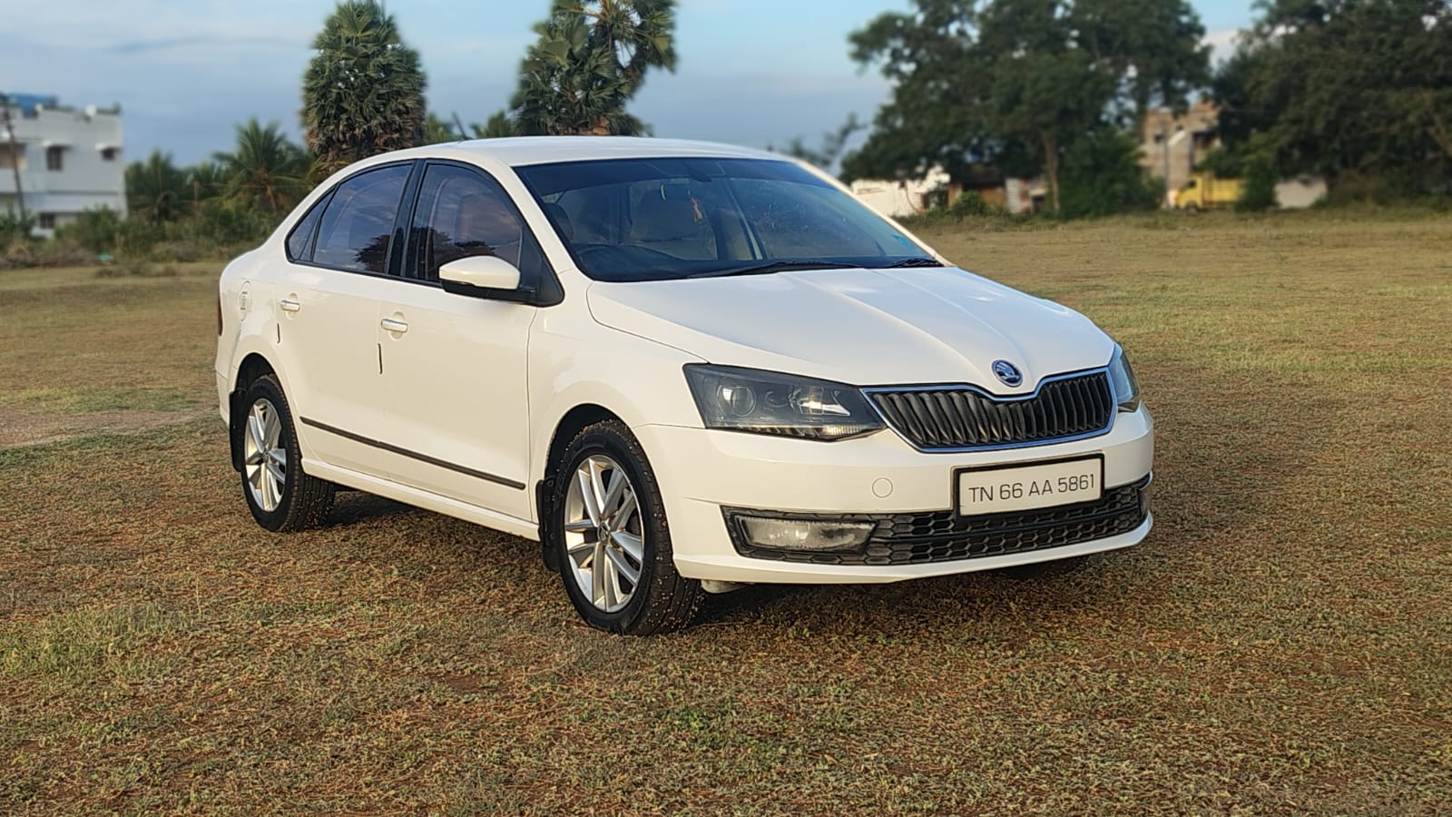 Skoda Rapid - Image 8