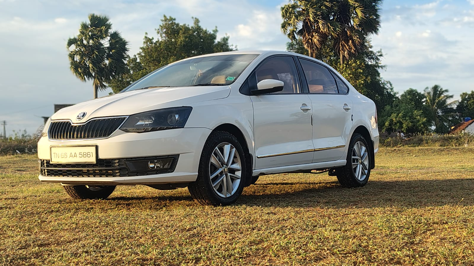 Skoda Rapid - Image 10