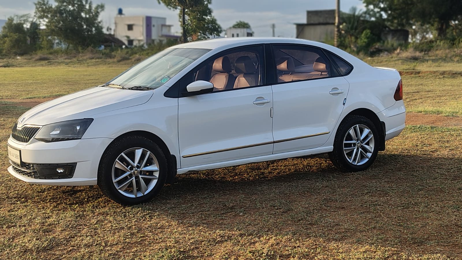 Skoda Rapid - Image 9