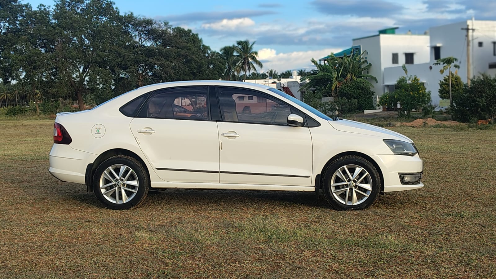 Skoda Rapid - Image 2