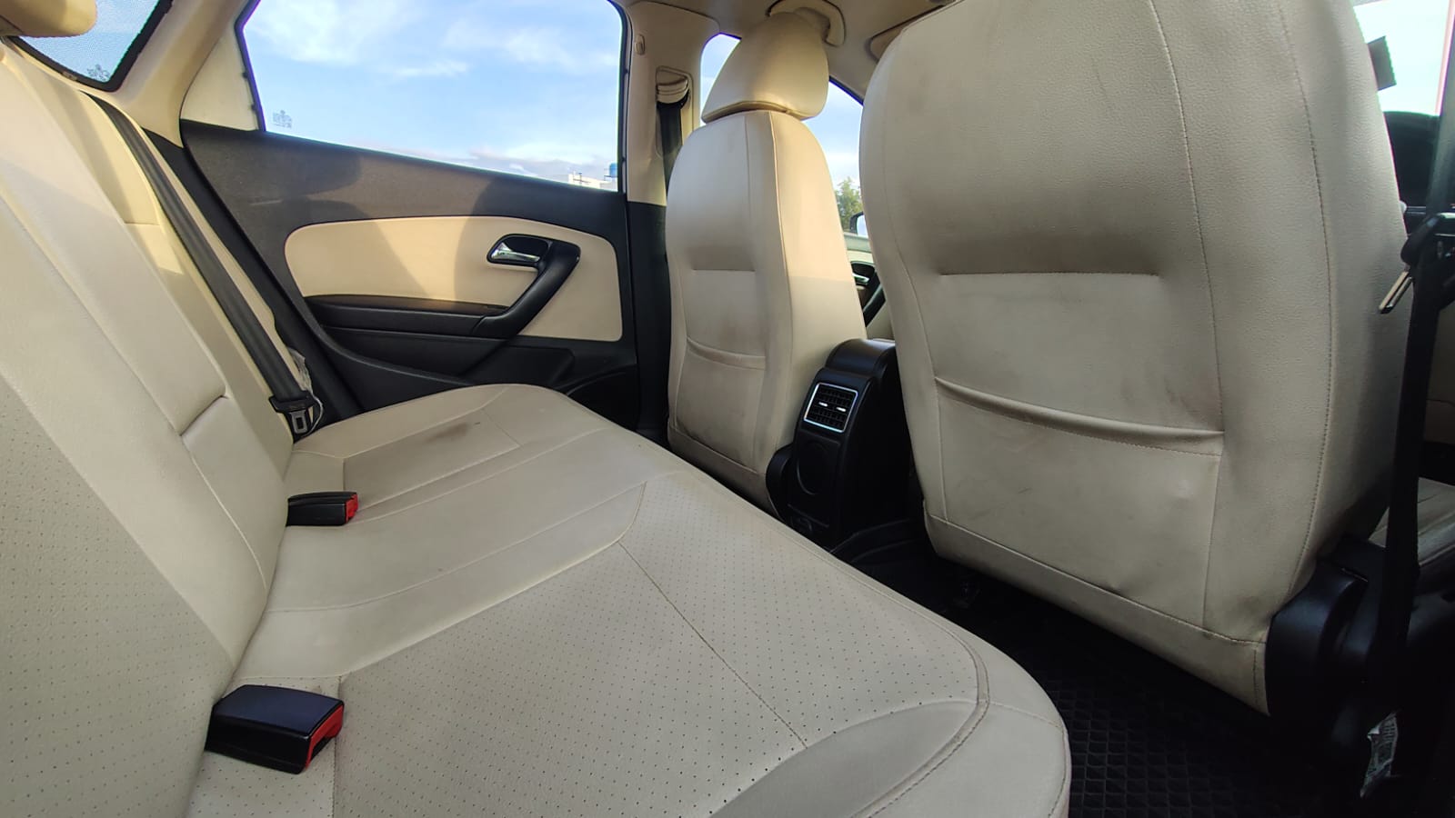 Skoda Rapid - Image 4