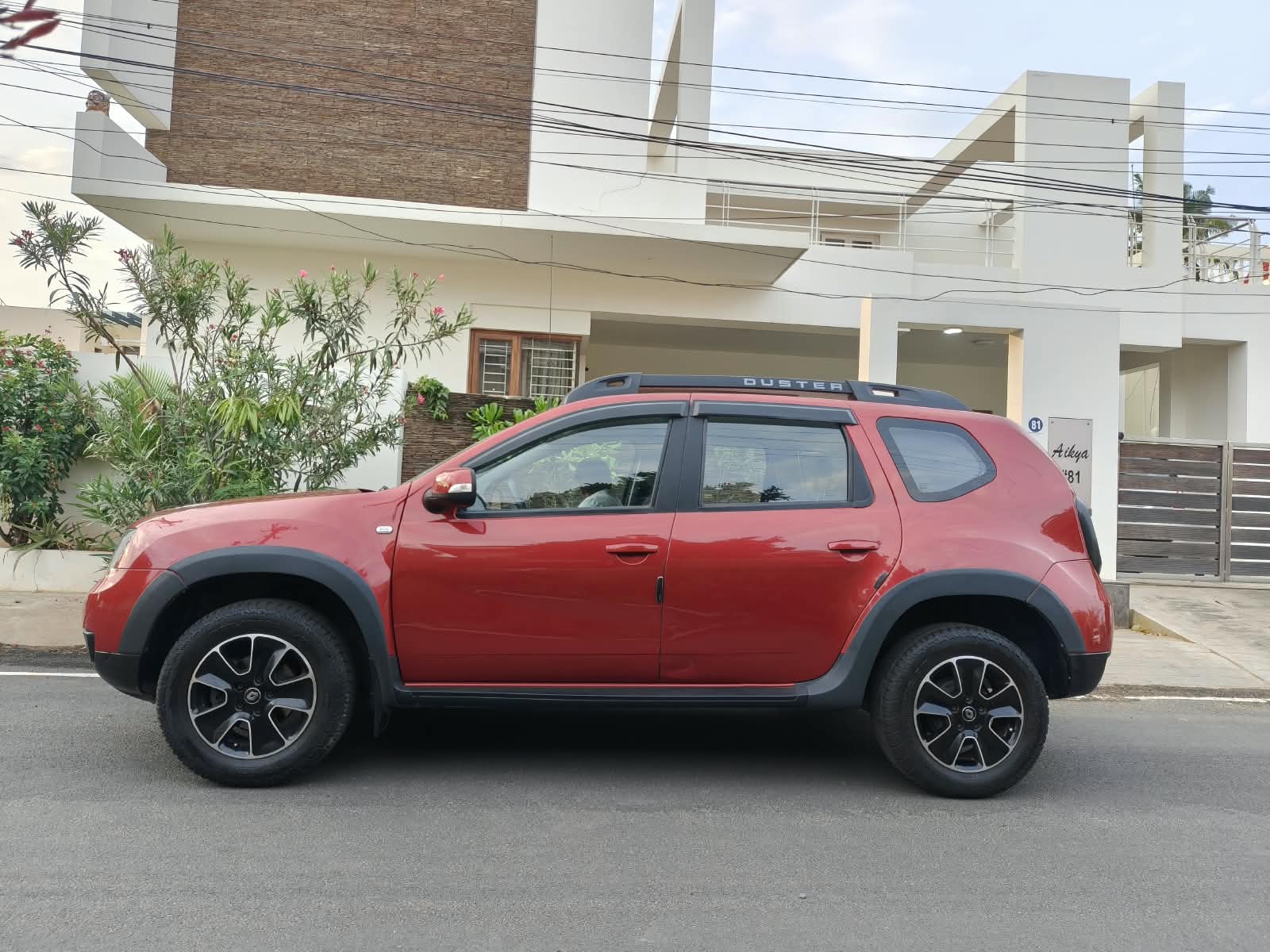 Renault Duster - Image 2