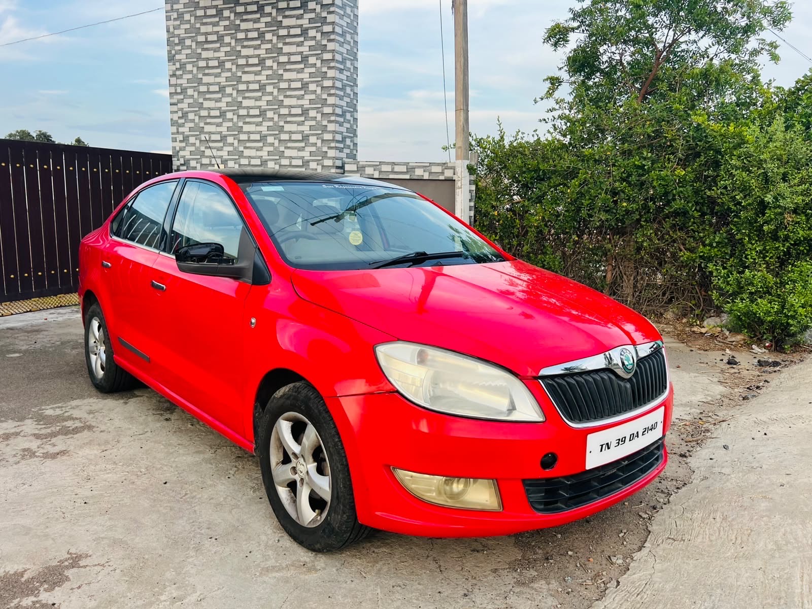 Skoda Rapid - Image 2