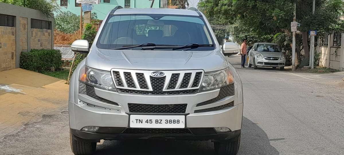 Mahindra XUV500 W8