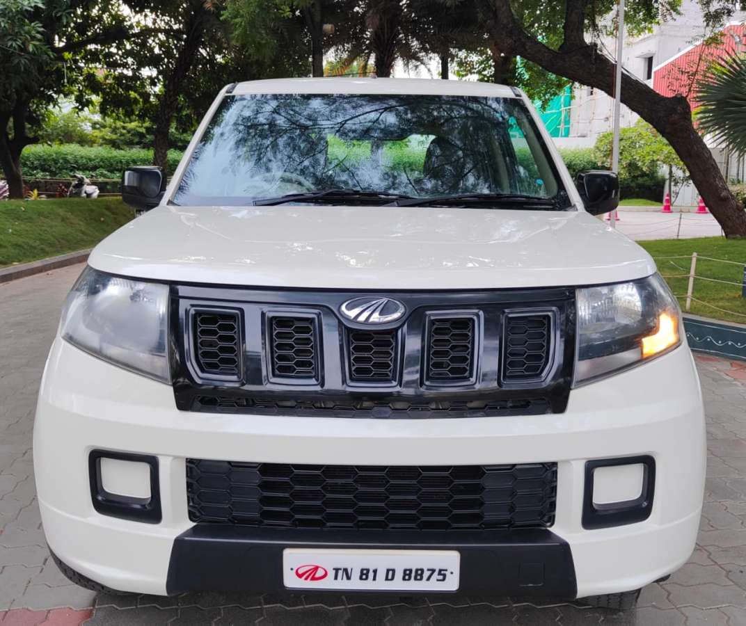 Mahindra TUV300 T4 Plus