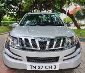 Mahindra XUV500 W8