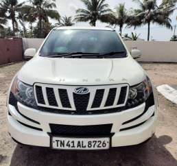 Mahindra XUV500 W6