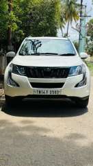 Mahindra XUV500 W10