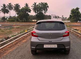 Tata Tiago XT