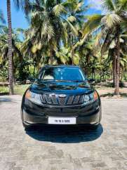 Mahindra XUV500 W8