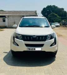 Mahindra XUV500 W6