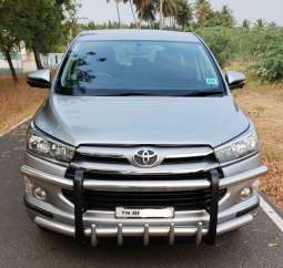 Toyota Innova Crysta 2.4 G MT