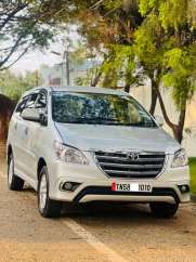 Toyota Innova 2.5 V