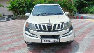 Mahindra XUV500 W8