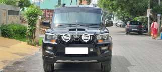 Mahindra Scorpio S10