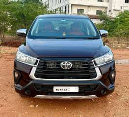 Toyota Innova Crysta 2.4 G AMT