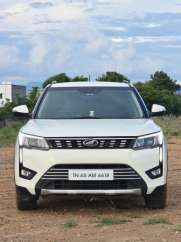 Mahindra XUV300 W8