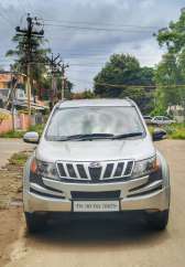 Mahindra XUV500 W8