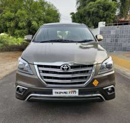 Toyota Innova 2.5 VX 8 STR