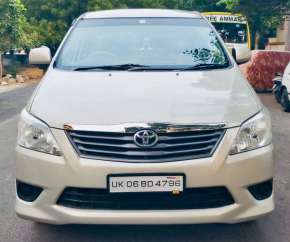 Toyota Innova 2.5 G 8 STR