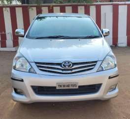 Toyota Innova 2.5 V 7 STR