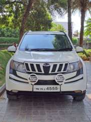 Mahindra XUV500 W8