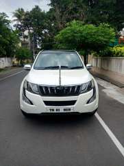 Mahindra XUV500 W10