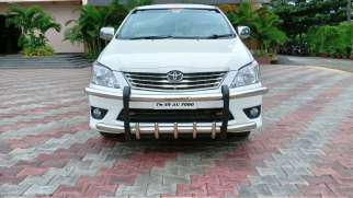 Toyota Innova 2.5 G 8 STR