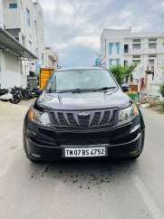 Mahindra XUV500 W8