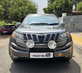 Mahindra XUV500 W8 Dual Tone