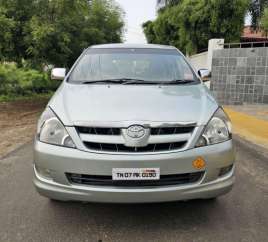 Toyota Innova 2.5 V 7 STR