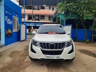 Mahindra XUV500 W7