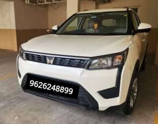 Mahindra XUV300 W4