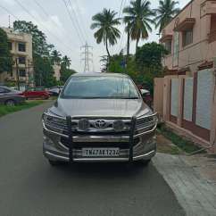 Toyota Innova Crysta 2.4 V