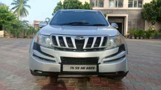 Mahindra XUV500 W8