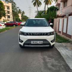 Mahindra XUV300 W8