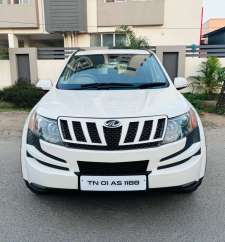 Mahindra XUV500 W8 Dual Tone