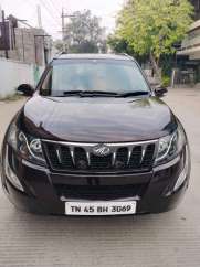 Mahindra XUV500 W10