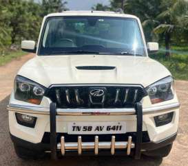 Mahindra Scorpio S10