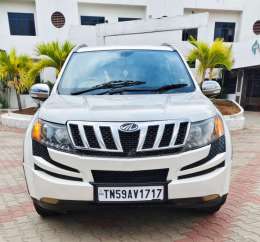 Mahindra XUV500 W8