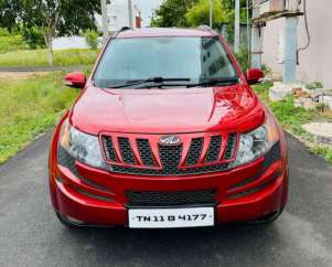 Mahindra XUV500 W8