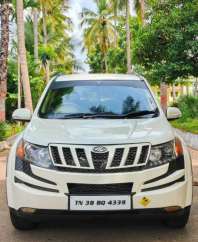 Mahindra XUV500 W8