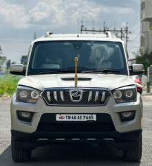 Mahindra Scorpio S10