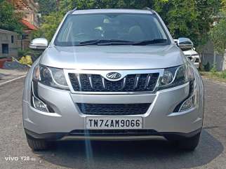 Mahindra XUV500 W10