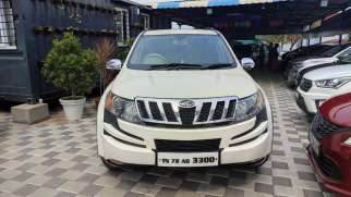 Mahindra XUV500 W8