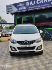 Mahindra Marazzo M6